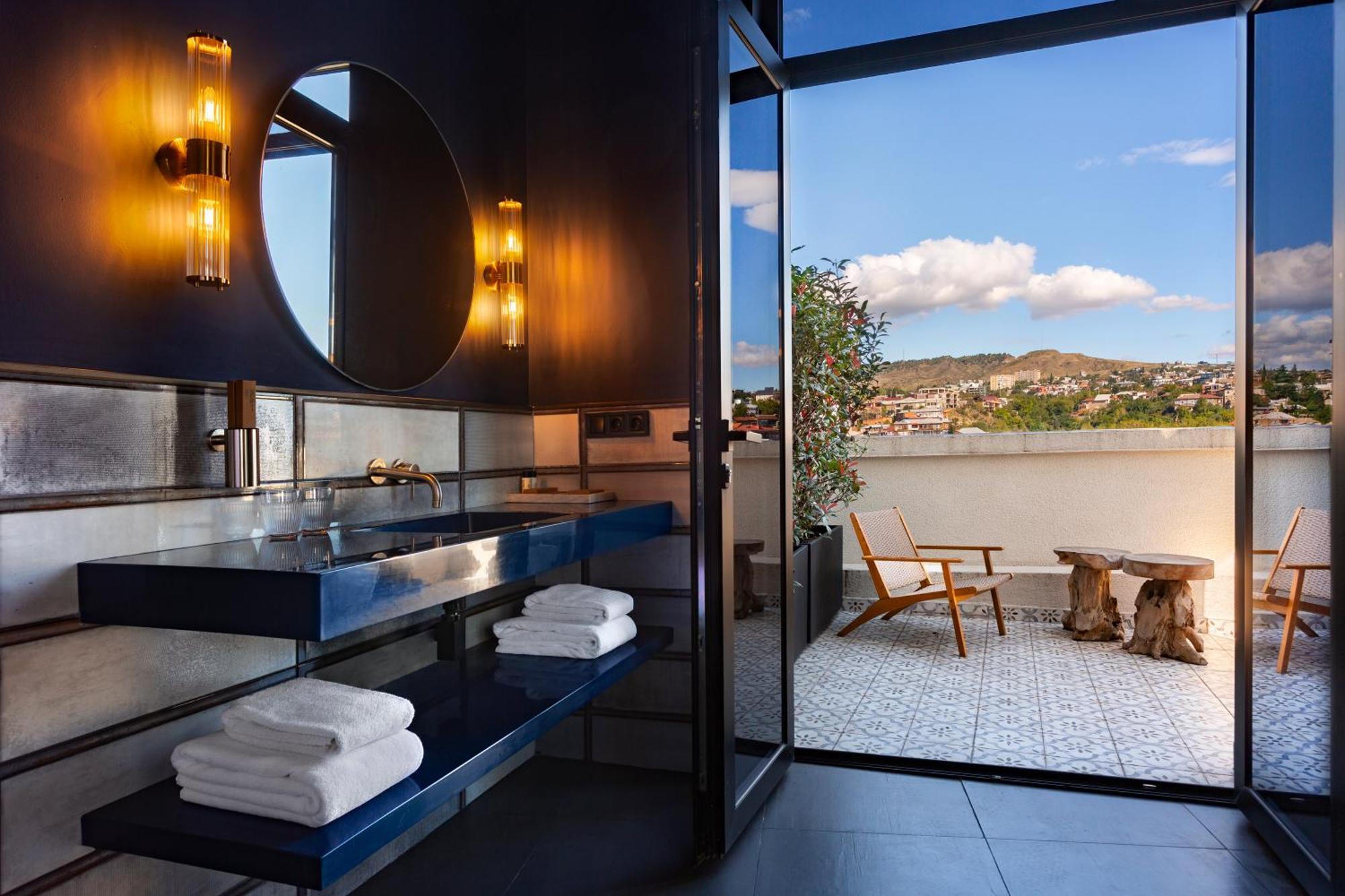 Zorba&Bond Boutique Hotel Тбилиси Экстерьер фото