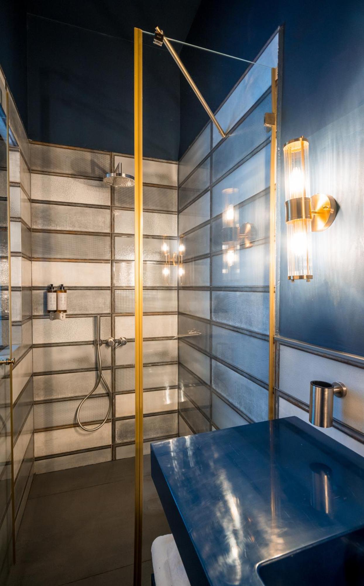 Zorba&Bond Boutique Hotel Тбилиси Экстерьер фото